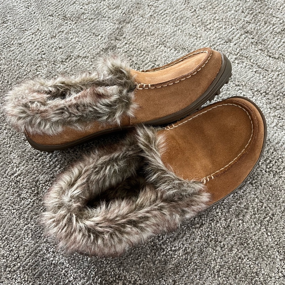 Columbia slippers size 7